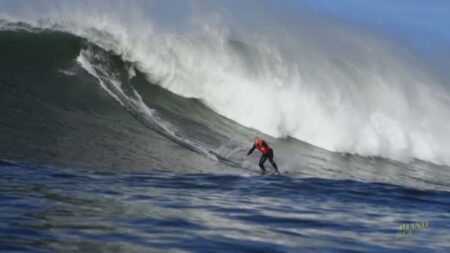 Blind surfer takes on huge waves in Portugal